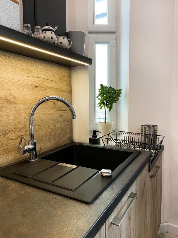 Beautiful Studio For Couples With Air Conditioning - Old Town & Main Station Cracóvia Exterior foto