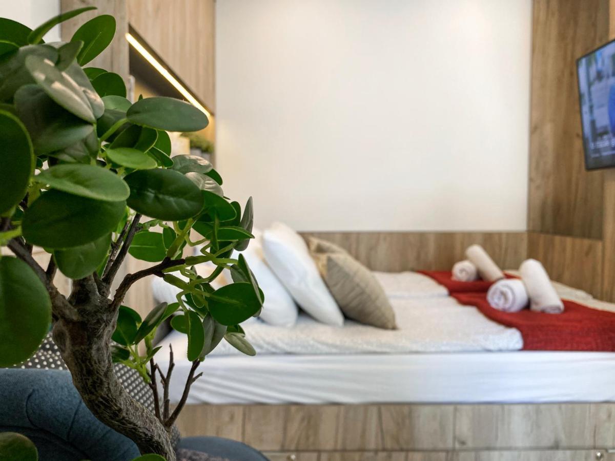 Beautiful Studio For Couples With Air Conditioning - Old Town & Main Station Cracóvia Exterior foto